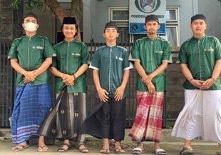 Santri angkatan ke Empat (2001)